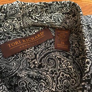 Toni Richards Honolulu, XL, 100% Cotton Black & White Paisley